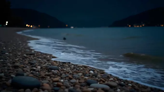 Ruido Blanco de 10 Horas: Sonidos de Olas del Río - Ribera Nocturna para Dormir y Concentrarse